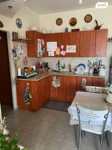 דירה, אהרון קרון, ראשונים, ראשון לציון