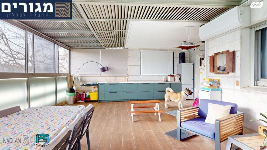 דירת גן, העגור, החותרים, טירת כרמל