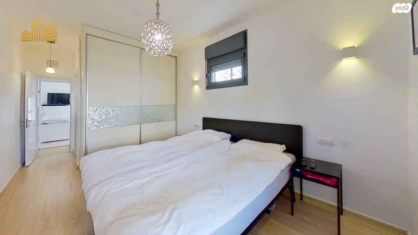 דירה, הרב אברהם מרדכי ווינגרטן, חומת שמואל, הר חומה, ירושלים