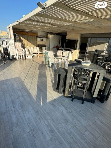 גג/ פנטהאוז, נתיבות