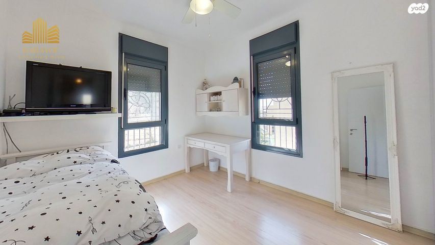 דירה, הרב אברהם מרדכי ווינגרטן, חומת שמואל, הר חומה, ירושלים