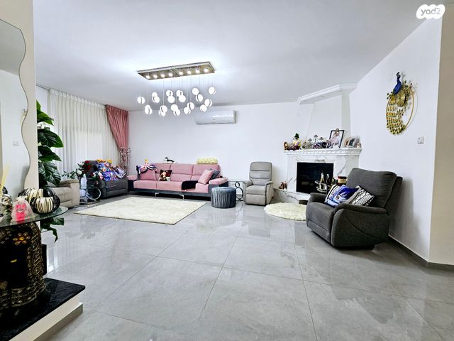 בית פרטי/ קוטג', דפנה, שבעת המינים, כפר ורדים