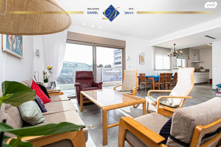 דירת גן, אחוזה, חיפה