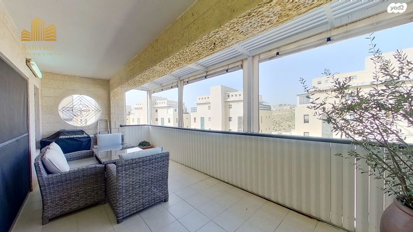 דירה, הרב אברהם מרדכי ווינגרטן, חומת שמואל, הר חומה, ירושלים