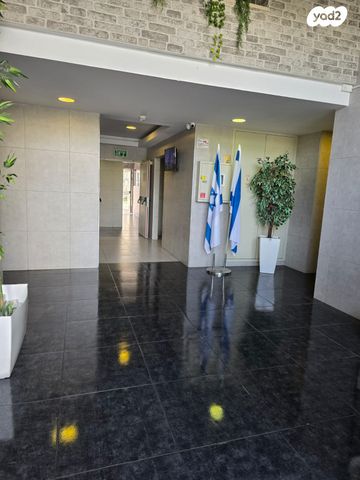 שושנה דמארי 