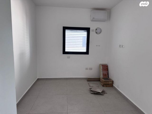 דירה, קריניצי, שכונת בן גוריון, מרכז העיר ג', רמת גן