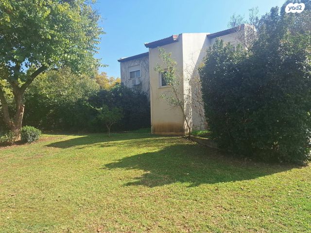 בית פרטי/ קוטג', כפר חרוב