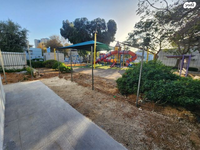 דירת גן, אבן גבירול, רובע ב', אשדוד