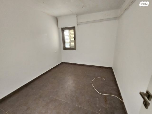 דירת גן, אבן גבירול, רובע ב', אשדוד