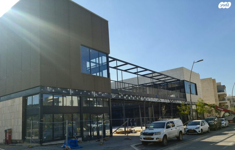 חנויות/ שטח מסחרי