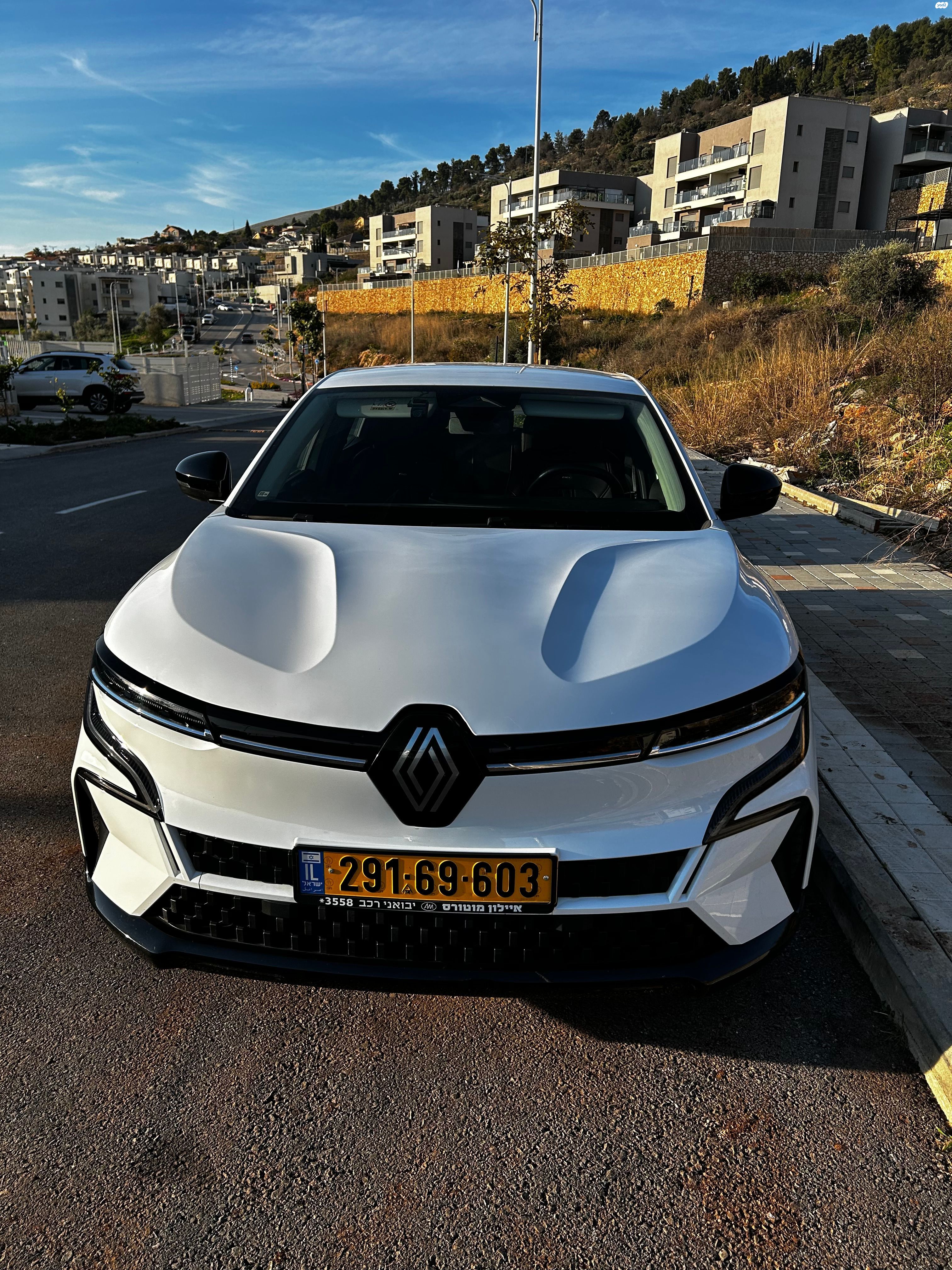 מודעת רכב רנו מגאן E-Tech