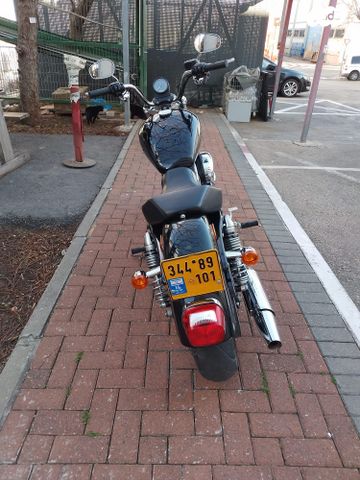 הרלי דיווידסון סופרלואו 883