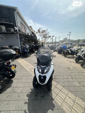 מודעת רכב פיאג'ו MP3 500
