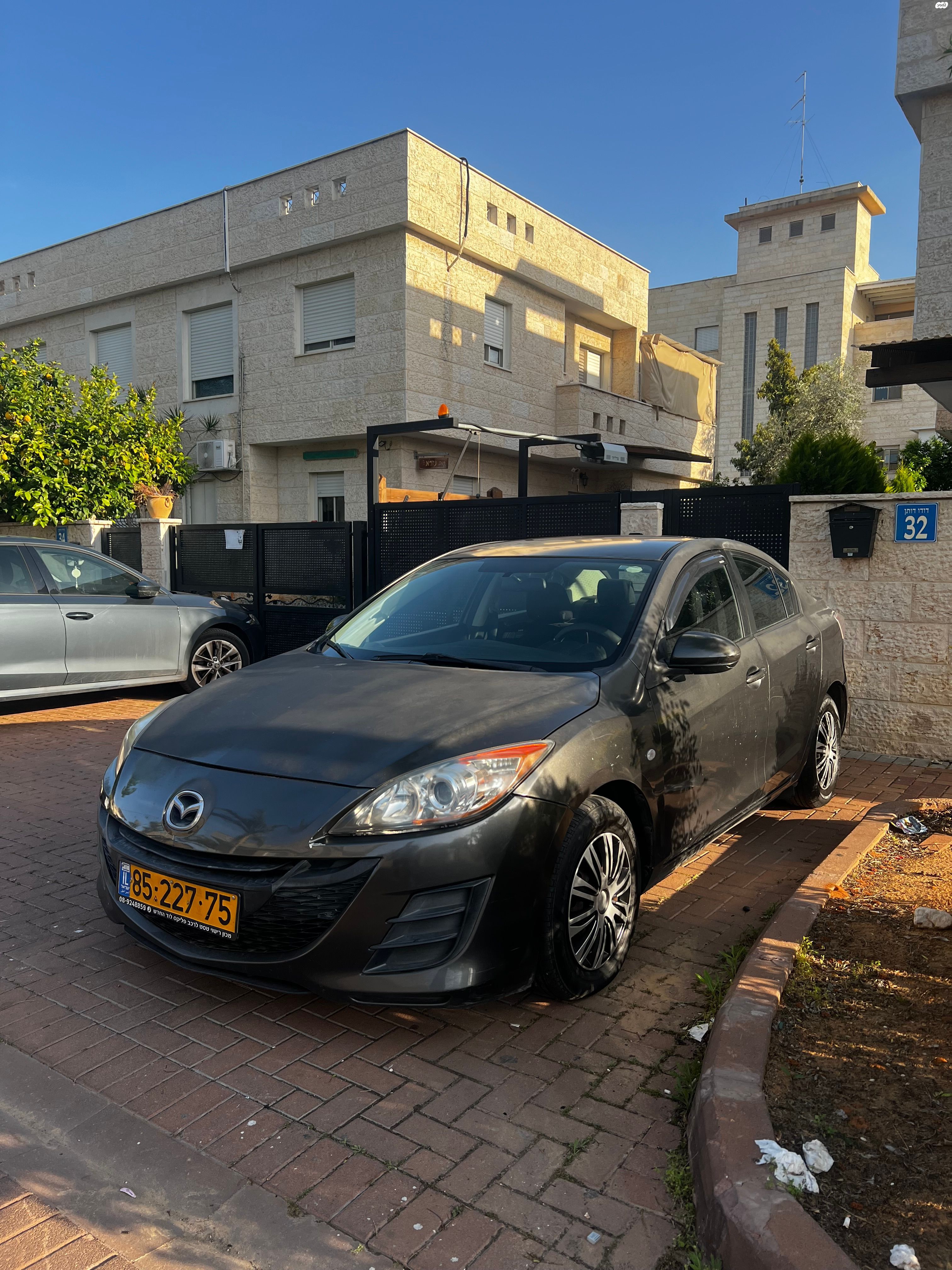 מודעת רכב מאזדה 3