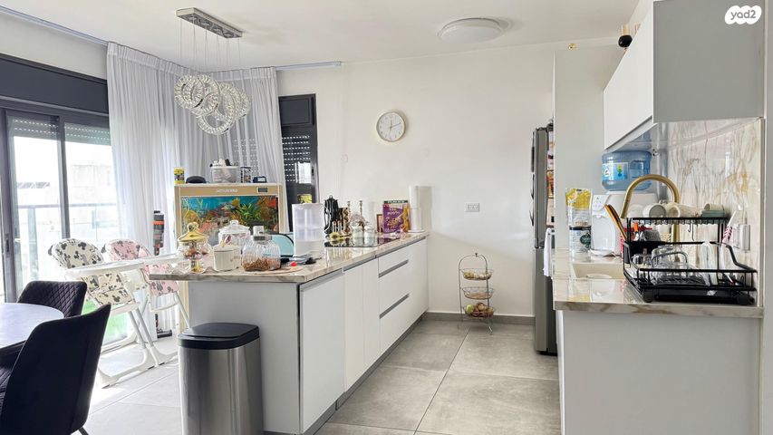 גג/ פנטהאוז, כובשי החרמון 15, שעריים, רחובות