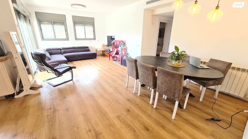 דירה, גרשון אבנר, ארמון הנציב, תלפיות מזרח, ירושלים