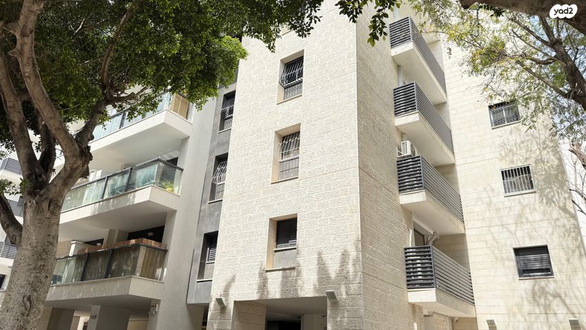 גג/ פנטהאוז, כובשי החרמון 15, שעריים, רחובות