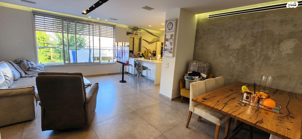 דירה, ד"ר שמואל אברהם פוזננסקי, תל חיים, תל אביב יפו