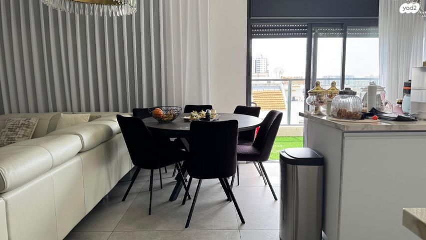 גג/ פנטהאוז, כובשי החרמון 15, שעריים, רחובות