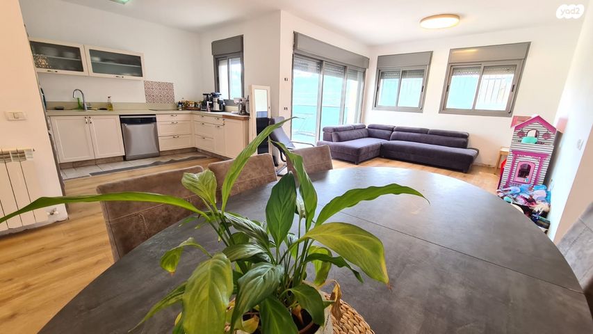 דירה, גרשון אבנר, ארמון הנציב, תלפיות מזרח, ירושלים