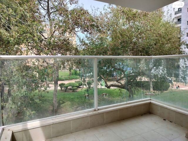 דירה, שיכוני מזרחי, כפר סבא