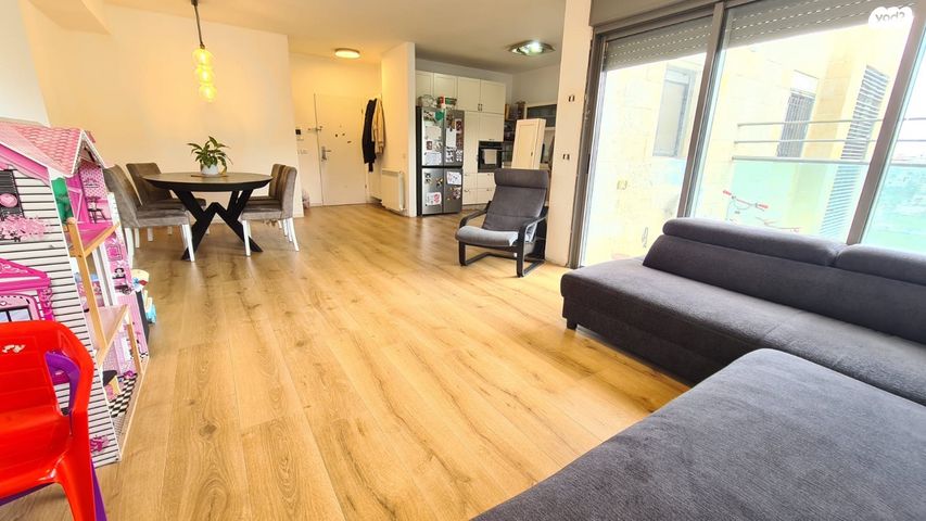 דירה, גרשון אבנר, ארמון הנציב, תלפיות מזרח, ירושלים