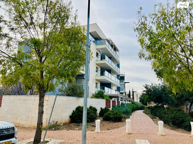 דירה, גדרון, גבעת מכוש, כרמיאל