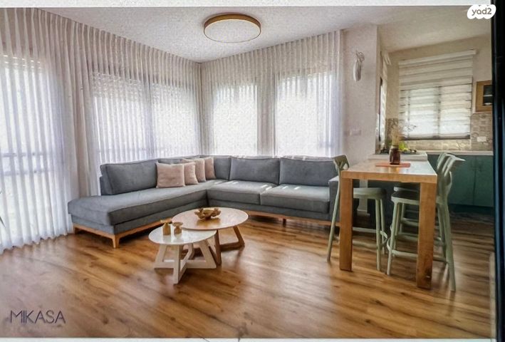 דו משפחתי, הכרמל, גבעת אלה