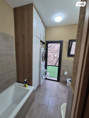 דו משפחתי, הכרמל, גבעת אלה