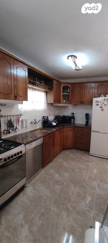 דו משפחתי, החסידה, עפולה