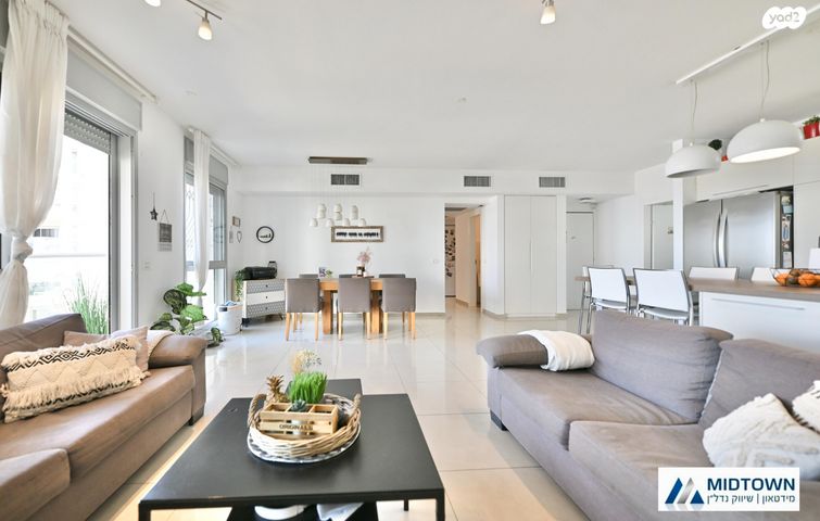 דירה, דובה ויצחק שיינפיין 28, כפר סבא הירוקה, כפר סבא