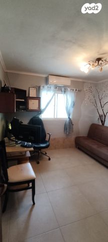 דו משפחתי, החסידה, עפולה