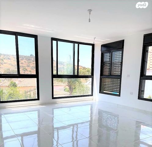 דו משפחתי, שערי תקווה