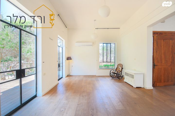 בית פרטי/ קוטג', האורנים, מרכז פרדס חנה, פרדס חנה כרכור