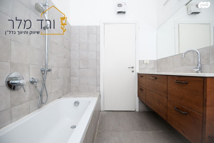 בית פרטי/ קוטג', האורנים, מרכז פרדס חנה, פרדס חנה כרכור