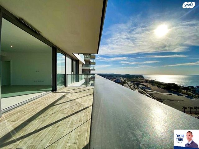 דירה, שדרות רחבעם זאבי 15, גבעת אולגה, חדרה