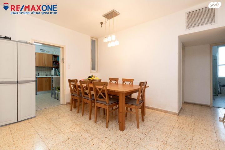 גג/ פנטהאוז, חבצלת השרון, הפרחים, כפר סבא