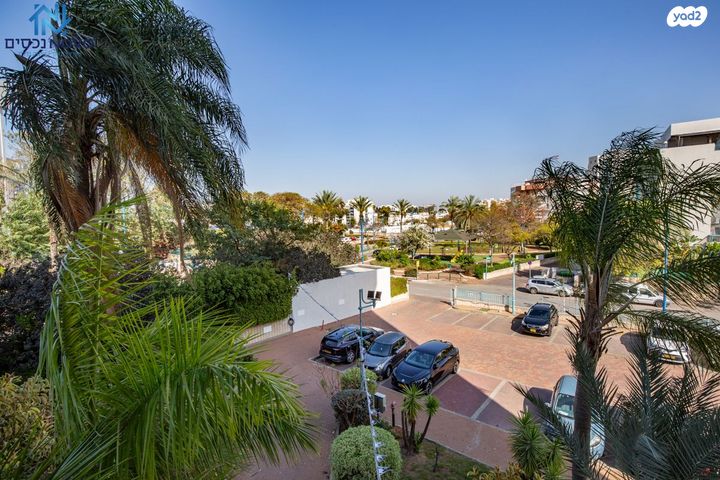 דירה, נאות בגין, לב יבנה, יבנה