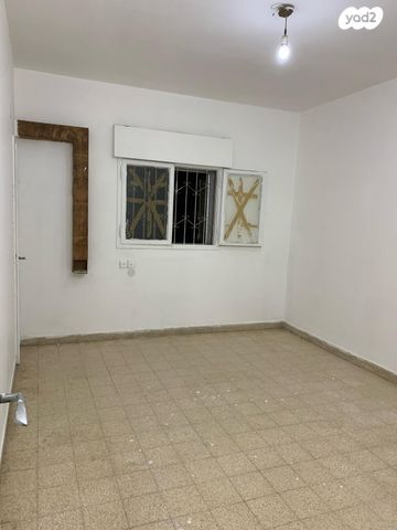 דירה, כפר גנים א, פתח תקווה