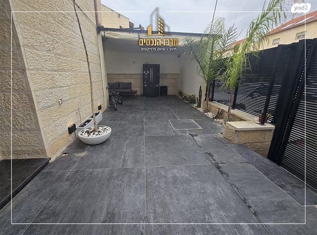 דו משפחתי, קוצן זהוב, עלמון, עלמון