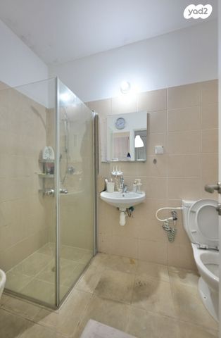 דירה, אפרים קישון 20, חתני פרס ישראל, באר יעקב