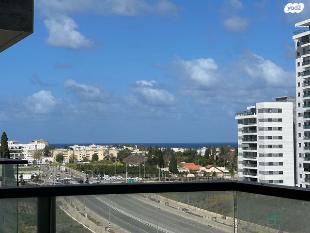 דירה, הצנחנים, אריק שרון, נהריה