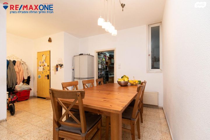 גג/ פנטהאוז, חבצלת השרון, הפרחים, כפר סבא