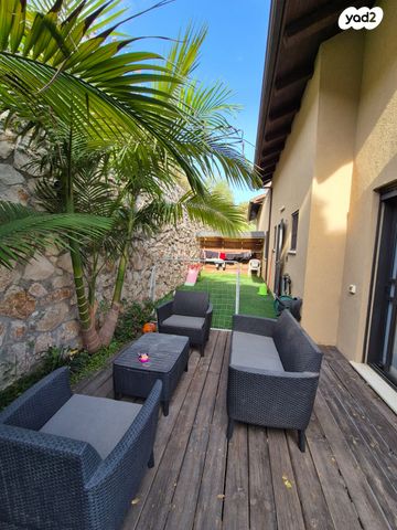 דו משפחתי, הכרמל, גבעת אלה