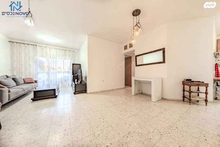 דירה, נאות בגין, לב יבנה, יבנה