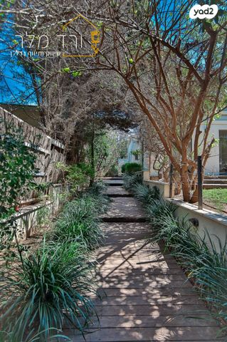 בית פרטי/ קוטג', האורנים, מרכז פרדס חנה, פרדס חנה כרכור