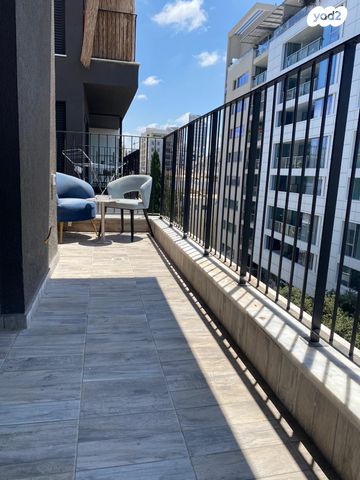 גג/ פנטהאוז, תש"י, שכונת הראשונים, רמת גן