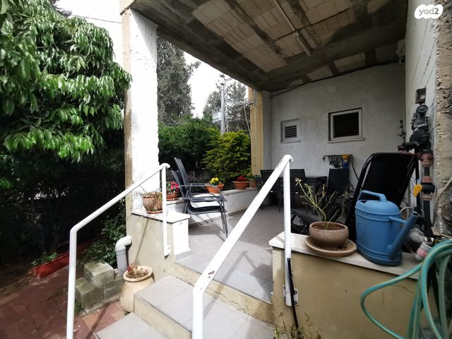 דירת גן, שלום אש, כפר סבא