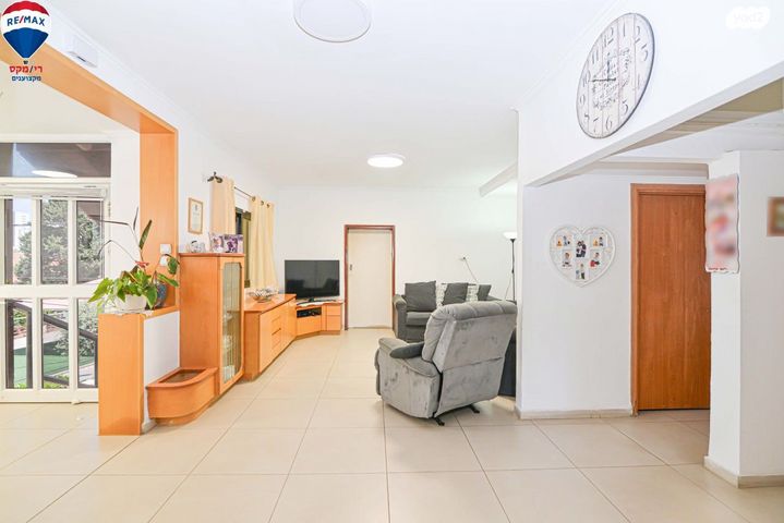 דירת גן, האמוראים 8, גבעת אולגה, חדרה