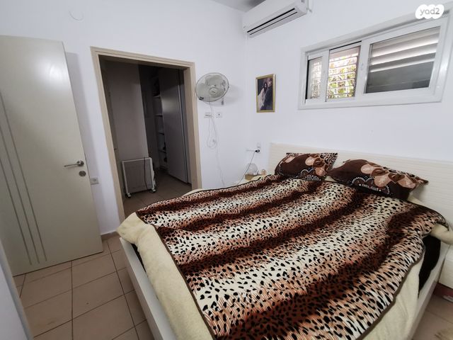 דירת גן, שלום אש, כפר סבא